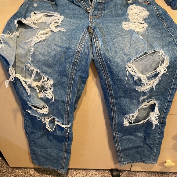 Jeans - Picture 2 of 3